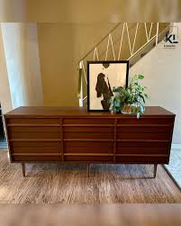 Kristin Lia || Furniture Refinishing Educator | 🪻🕶️🪻It's ...