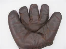 Lot Detail - Stan Musial Baseball Glove Montgomery Ward Model 60-4237