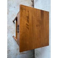 Mid 20th Century Vintage Ethan Allen 10-5026 Heirloom Nutmeg Maple Wood Side Table | Chairish