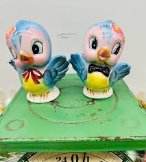 Lefton anthropomorphic bluebird salt/pepper shakers | Little Lemon Retro