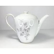 KPM Krister | Dining | Kpm Krister 742 White Flowers Large ...