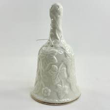 Vintage Hand Held off White Ivy With Floral Bouquet in Heart ...