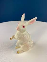 Vintage Lefton Bunny Figurine. Small Porcelain Sitting ...