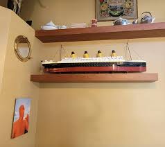 Τιτάνας: Ένα σύγχρονο καφενείο γεμάτο ιστορίες από memorabilia