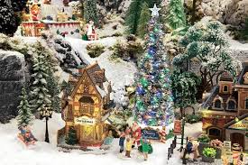 Amazon.com: Lemax It's Santa!, Set of 3#52318 : Home & Kitchen