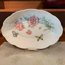 LOT 29 LENOX BUTTERFLY MEADOW PARTIAL SET OF DISHES | EstateSales.org