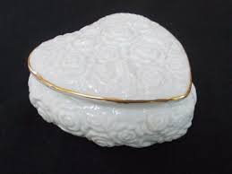 Porcelain Heart Shaped White Trinket Box Decorated With ...