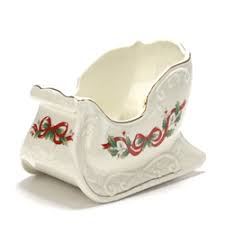 Royal Limited Holly Holiday China Sleigh