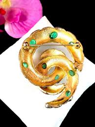 RARE CROWN TRIFARI EMERALD GRIPOIX CABOCHON MOGHUL INDIA COILED SNAKE BROOCH | eBay