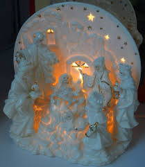Vtg Dillard's Trimmings Lighted Stable With Nativity ...
