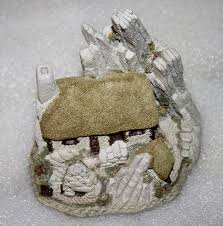 1986 Crofter's Cottage by David Winter - Etsy