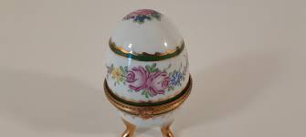 P## Collectable Vintage French Porcelain Egg Shaped Pill Box ...
