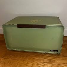 Lincoln | Kitchen | Vintage Green Lincoln Beautyware Metal Bread Box With Shelf | Poshmark