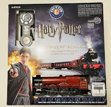 Harry Potter - Hogwarts Express Lionel Train Set - RARE - 6 ...