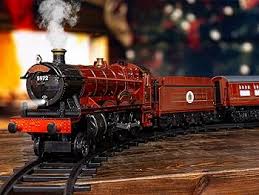 Amazon.com: Lionel Battery-Operated Hogwarts Express Toy ...