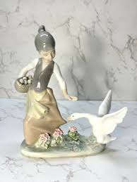 Lladro Figurine "AGGRESSIVE GOOSE" Goose chasing Girl with Basket w/ eggs 1288 | eBay