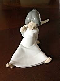 Retired Lladro # 4962 Cherub Wondering Angel Sitting | eBay