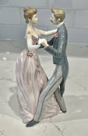 Lladro Porcelain Figurine ANNIVERSARY DANCE #1372 Couple ...