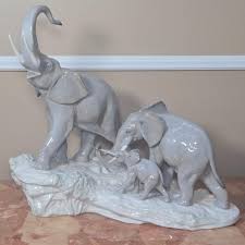 LOT 98D: Lladro Elephant Family Figurine | EstateSales.org
