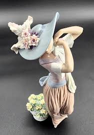 LLADRO "PARIS IN BLOOM " Porcelain Figurine 06280 Victorian Lady Statue/Figurine | eBay