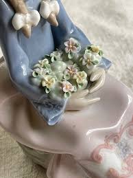 Pretty and Prim Girl by Lladro Spain, Lladro No 5.554 in Original Box - Etsy Canada