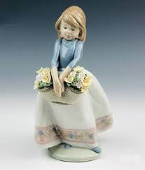 Lladro Flower Girl Porcelain Figurine