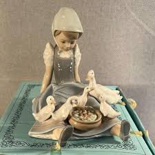 Lladro #1454 "Flowers of the Season" | EstateSales.org