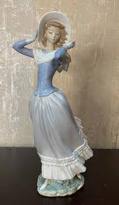 Lladro 4936 "Spring Breeze" Woman Holding Hat In Wind ...