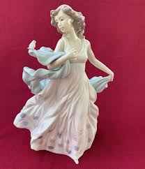 Lladro "Summer Serenade" Woman in Flowing Dress w/ Bird #6193 | eBay