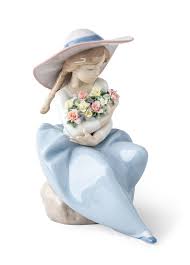 Fragrant Bouquet Girl Figurine | Lladró® USA