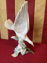 Lladro Turtle Dove on Olive Branch 11” Tall Porcelain Gloss ...