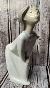 Lladro Porcelain Figurine Girl Blowing Kiss 4873 7.5” No ...