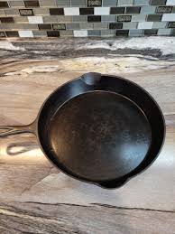 vintage cast iron skillet 12", Wagner Sidney O Very old and ...