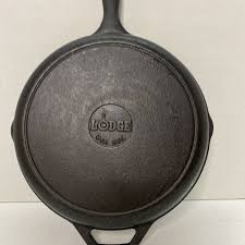 Vintage Lodge Cast Iron Frying Pan Skillet USA 10 1/2 Inches ...
