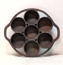 Sold at Auction: Lodge Cast Iron Biscuit Pan