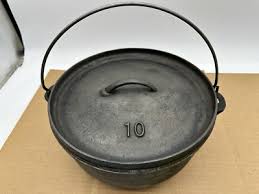 Vintage #10 Cast Iron Camp Dutch Oven 3 Leg Marked Made In ...