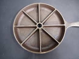Vintage Lodge Cast Iron Cornbread Skillet 9" Divided 8 Slice ...