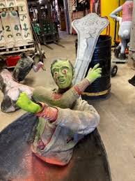 Vintage Land Of The Giants Dark Ride Fun House Prop Spoon - Obnoxious Antiques