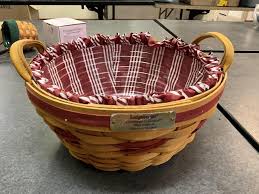 At Auction: Longaberger Basket - Christmas Collection Popcorn Basket