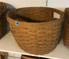 Lot - LARGE LONGABERGER BASKET