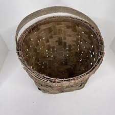 Vintage Rustic Farmhouse cottage core wicker basket with ...