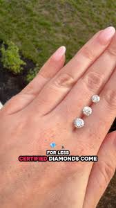 Want to know the difference between certified and non certified lose diamonds? Watch this ✨💎 #labgrowndiamond #luvansh #diamonds #loosediamonds