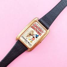 Vintage gold-tone Mickey Mouse Lorus V515 5A70 RO Watch for ...