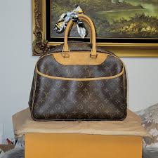 Louis Vuitton | Bags | Louis Vuitton Deauville Monogram Bag ...