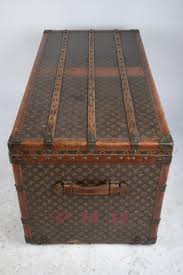 Lot - LOUIS VUITTON STEAMER TRUNK