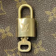 LOUIS VUITTON #310 LOCK & KEY 🔐