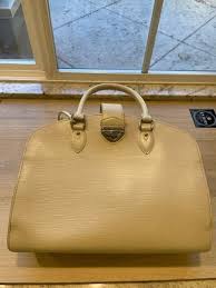 Authentic Louis Vuitton Epi Ivory Leather Pont Neuf GM Bag ...