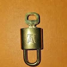 Louis Vuitton | Other | 33 Lv Weekend Special Lock And Key ...