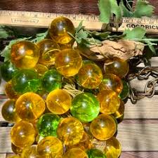 Vintage Mid Century Lucite Grapes Swag Lamp — 1960's for Sale in Whittier, CA - OfferUp