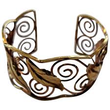 Wide Krementz Bracelet. For Sale at Ruby Lane